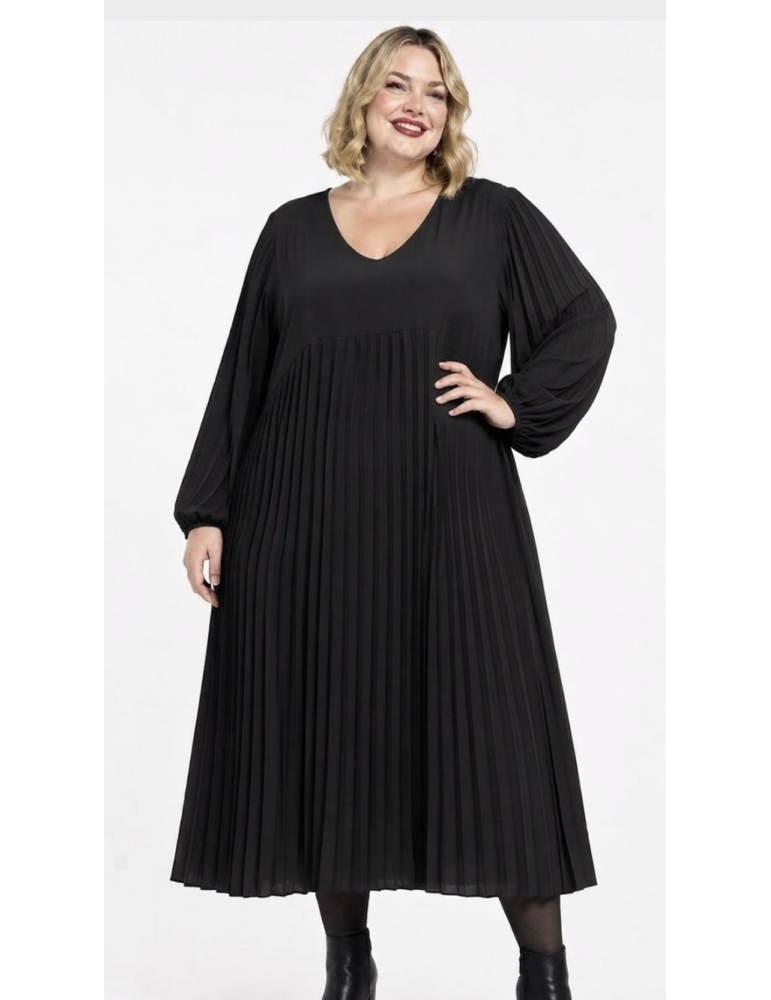 ROBE LONGUE PLISSÉE