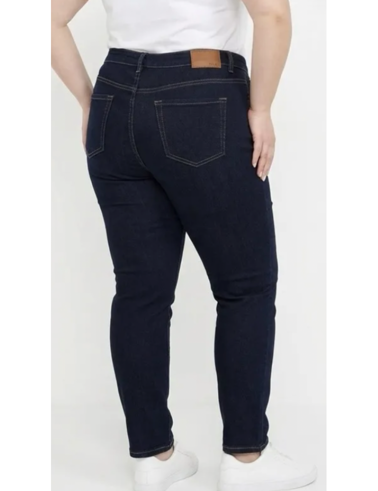 JEAN’S NOIR COUPE SLIM